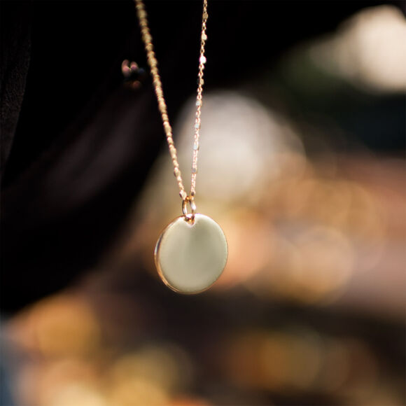 Collier/sautoir long en Argent doré et médaille bombée-Pedaillo – Image 4