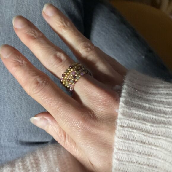 Bague élastique en pierres naturelles et Argent doré - Sarah – Image 2