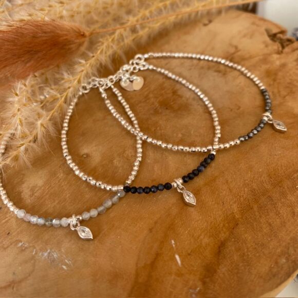 Bracelet multi perles facettées et breloque goutte en Argent- Aya – Image 3