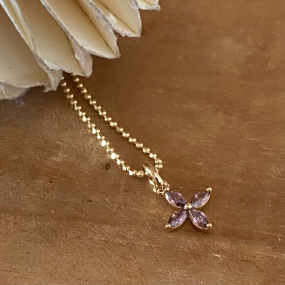Collier en Argent doré et pendentif Fleur rose- Clara – Image 4
