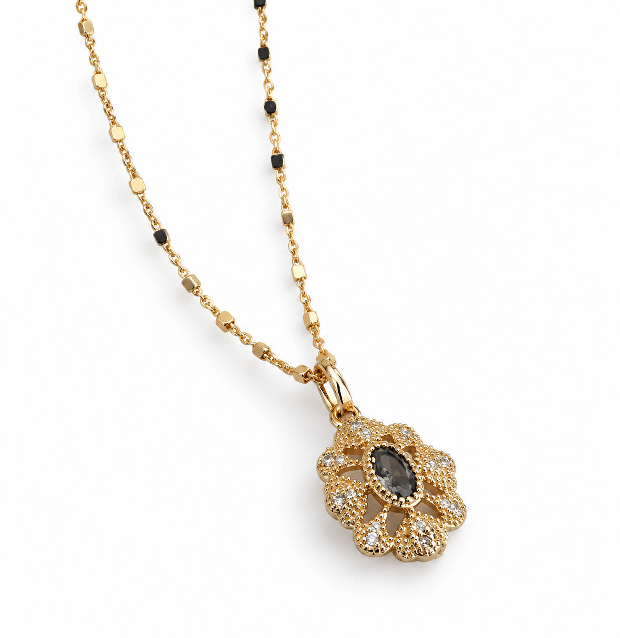 Collier avec pendentif vintage en Argent doré et plaqué-or-Ginette – Image 5