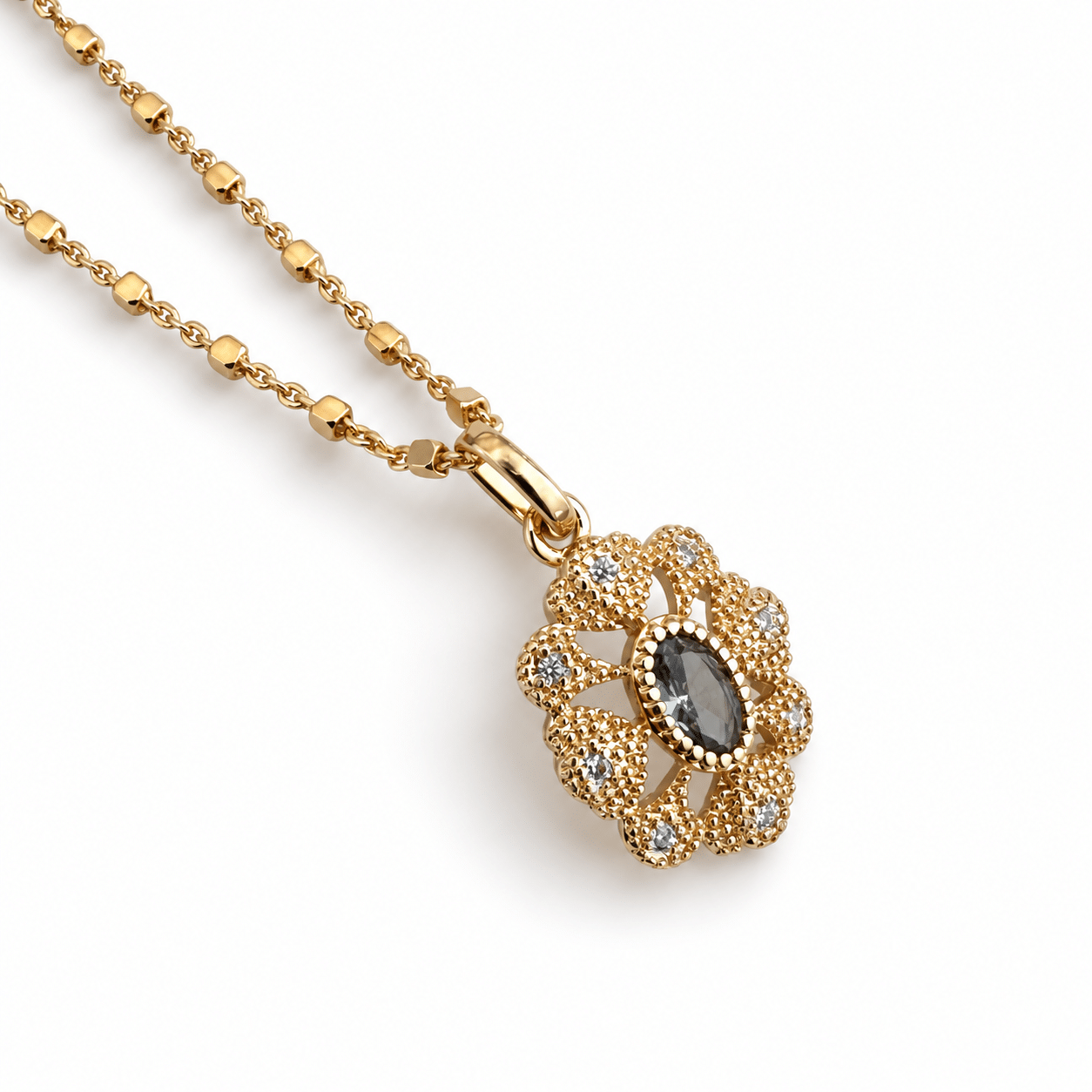 Collier avec pendentif vintage en Argent doré et plaqué-or-Ginette – Image 4